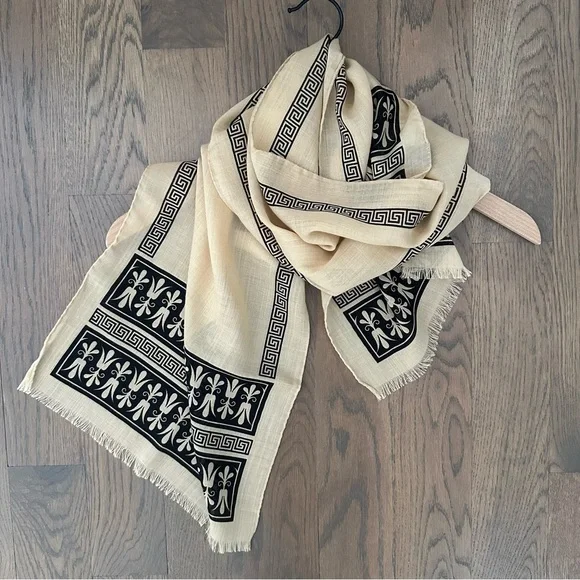 NWT The British Museum London Greek Revival Scarf in Stone and Black 13