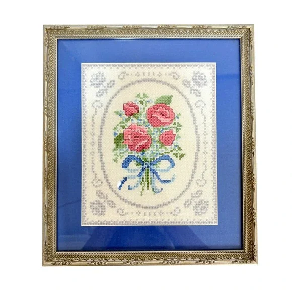Vintage Framed Floral Cross Stitch Rose Bouquet Coquette Gold Gilt‎ Frame 10x12