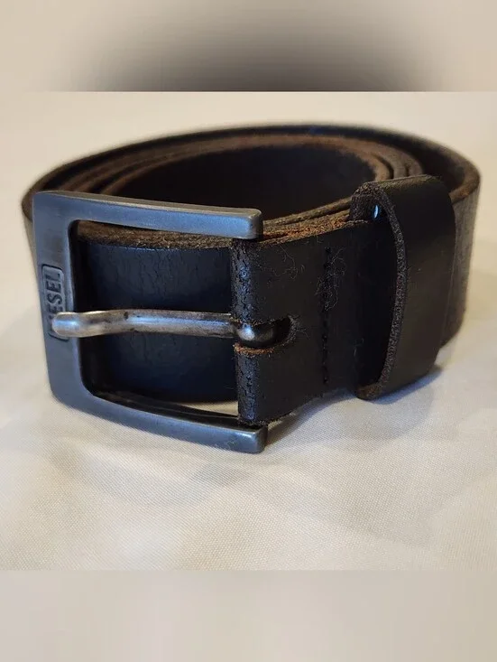 Diesel Men's Black Leather Belt with Brushed Metal Buckle