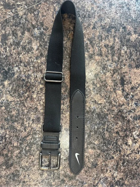Nike black baseball/softball belt