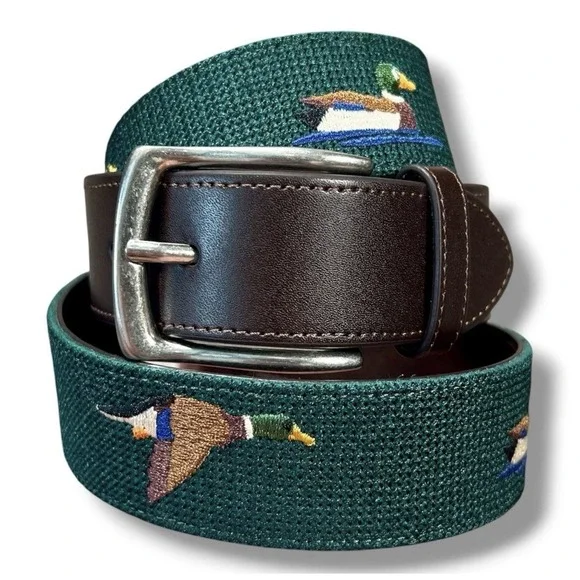 NWT Penguin Men's Needlepoint Brown Leather Belt Green Ducks Size 30 Golf Preppy