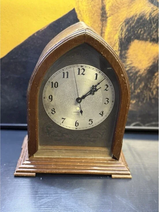 Vintage 1930s Hammond Electric Wood Desk Clock Gothic Arch Spin Start Art Deco