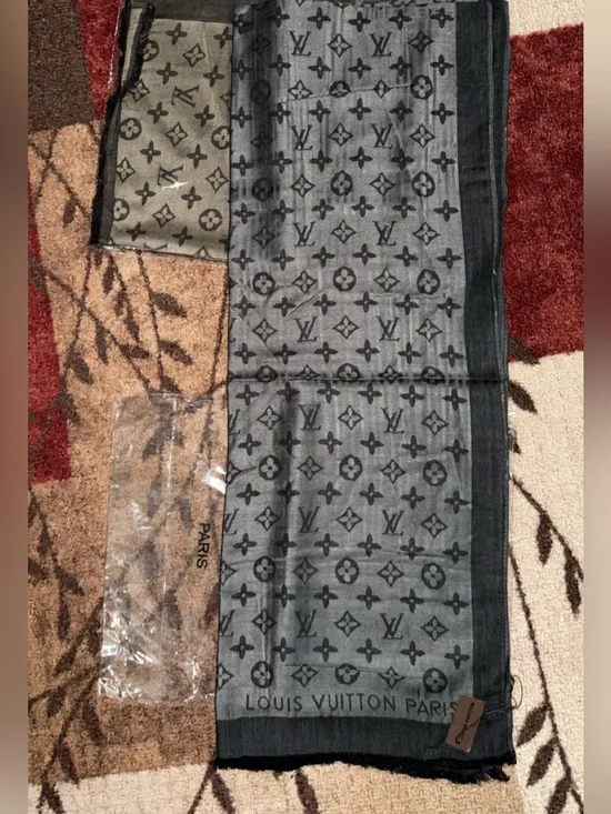 Gray (Blue or Black) Reversible Silk & Cashmere Fashion Scarf/Wrap- NWT