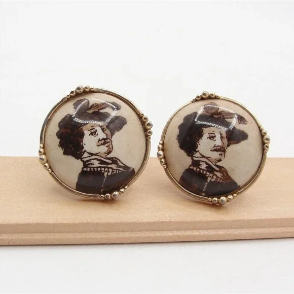 Swank Arts of the World Cavalier Troubadour Porcelain Cufflinks Vintage Wedding