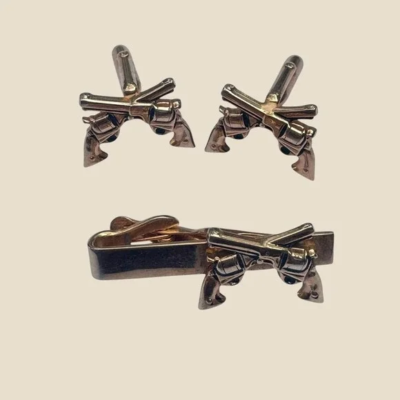 Vtg Swank Crossed Revolvers Gold Tone Cufflinks and Tie Clip Set Western Retro