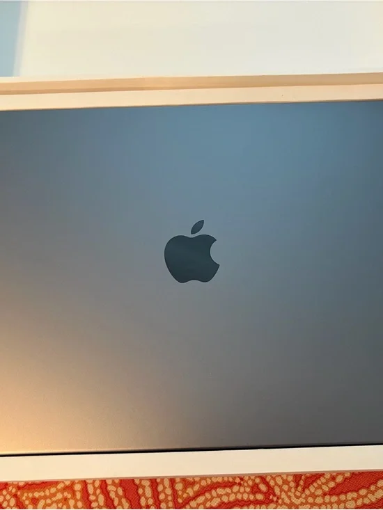 Apple MacBook Pro - Gray Aluminum Finish