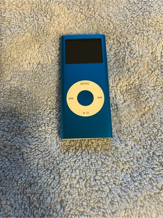 Apple blue iPod nano 2nd generation. Needs new battery. Currently does not work