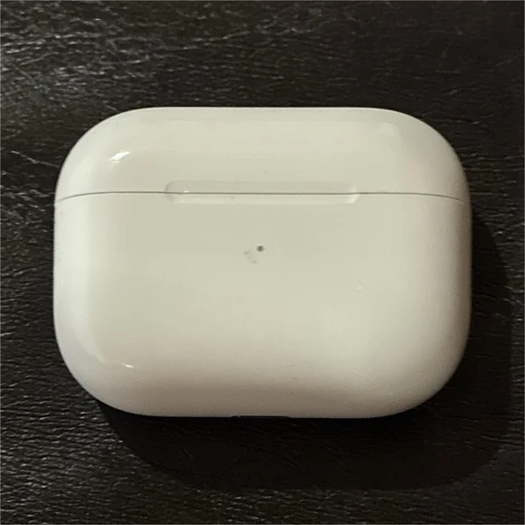 Apple AirPods Pro (1st Gen) Charging Case
