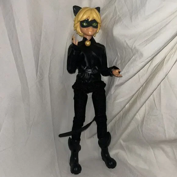 Miraculous LADY‎ NOIR Ladybug Fashion Doll Action Figure Bandai Preowned D4