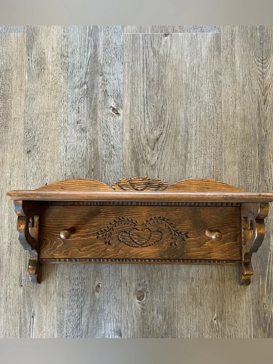 Wooden Shelf With Hearts And Hanging Pegs, Display, Scroll