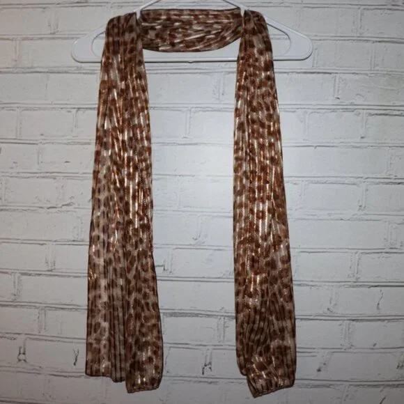 🤎 Brown & White Pleated Leopard‑Print Scarf · 13