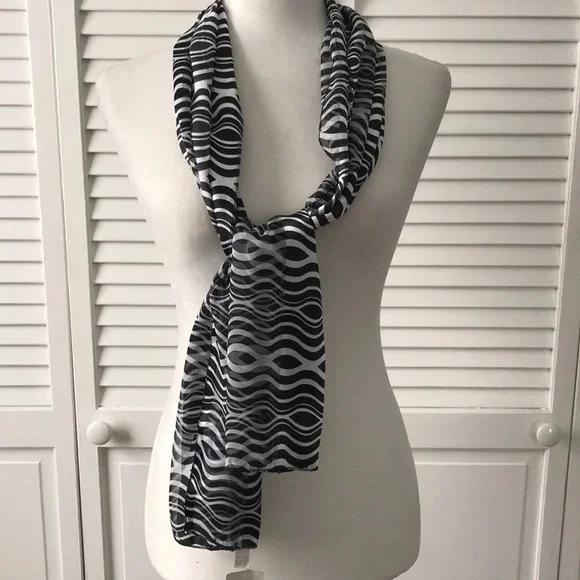 Black and White Lightweight Fashion Scarf