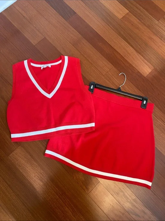 Red Knit Bandeau Crop Top & mini skirt Set w/White Trim Day + Moon Sz M LIKE NEW