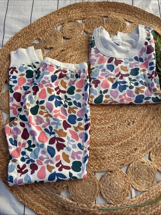 Hanna Andersson 100% cotton Floral Pajama Set. Adult L. ***read****