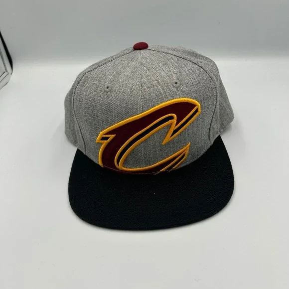 Mitchell & Ness Hat Cleveland Cavaliers Unisex OSFM Grey Snapback NBA Cap