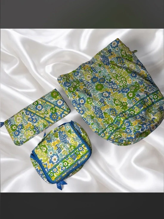 Vera Bradley retired 2012 pattern Limes Up in excellent condition 3 pieces set