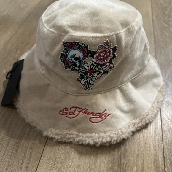 Ed‎ Hardy Fleece Bucket Hat, Skull, Roses & Cross Embroidered Design, Beige, NEW