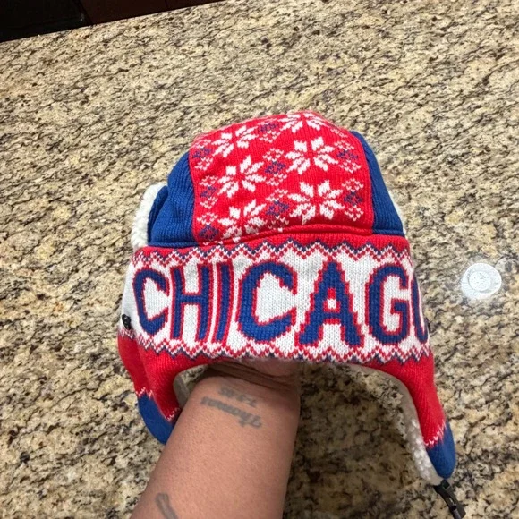 Chicago Knit Trapper Hat Red White Blue Fair Isle Snowflake Faux Fur Ear‎ Flaps