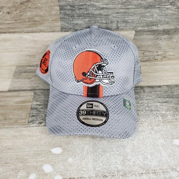 Cleveland Browns New Era Sideline 39THIRTY Brown Stretch Fit Hat Small/Medium