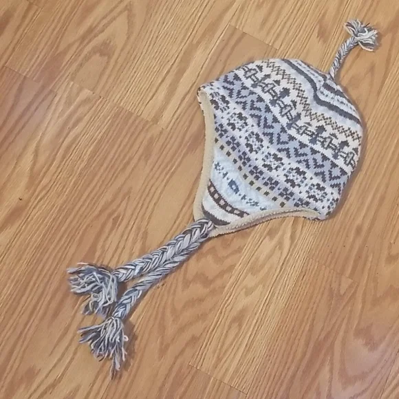 REI‎ beanie
