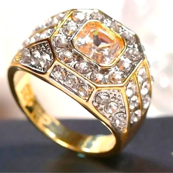 Gold and Silver Vintage Diamond Ring with Intricate Detailing Sz 11