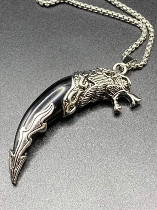 Men’s Wolf Fang Tooth Necklace – Stainless Steel
