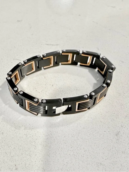 Black and Gold Men's Link Bracelet