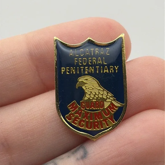 Alcatraz Federal Penitentiary Maximum Security Guard‎ Souvenir Lapel Hat Pin