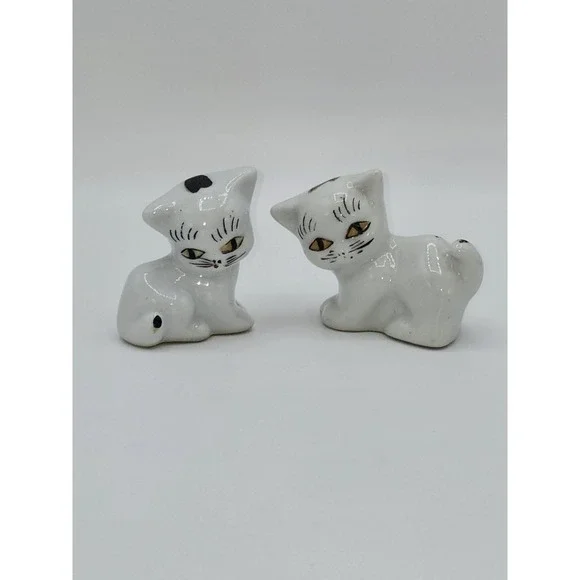 Vintage Ceramic Cat Figurines Pair White‎ Black Mid Century Kitsch Kitty Figures
