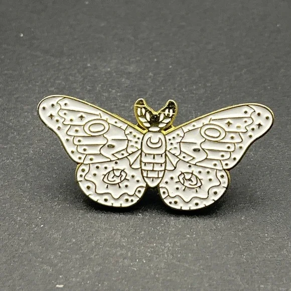 Witchy White Butterfly Lapel Hat Pin‎