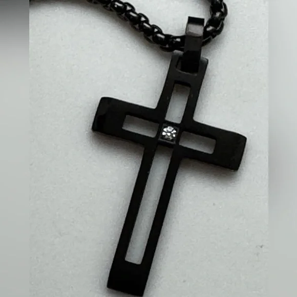 NEW BLACK CROSS PENDANT NECKLACE‎