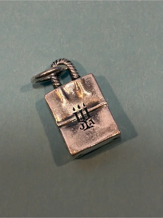 James Avery retired Shopping Bag charm from archives