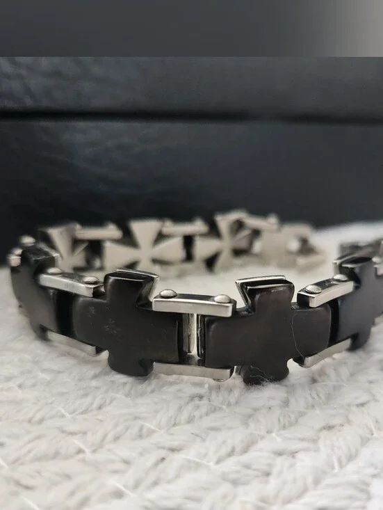 Men's Reversable Cross Bracelet