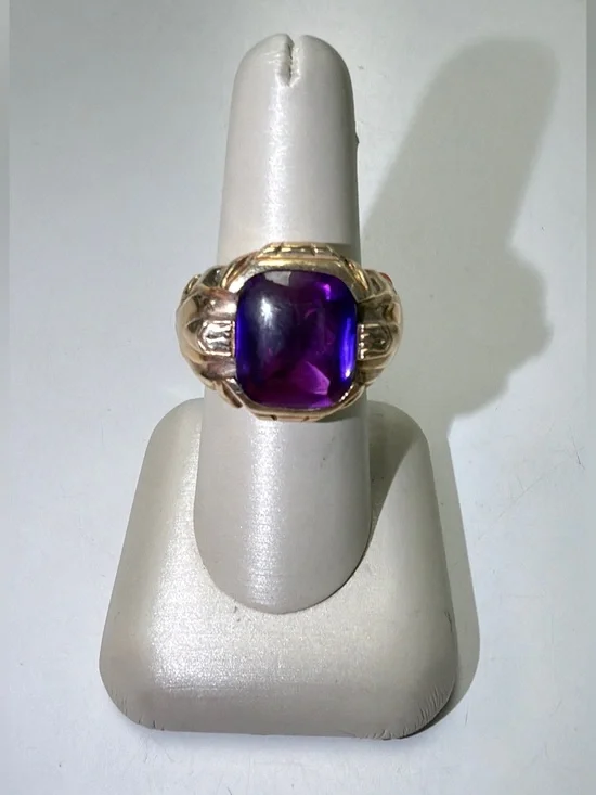 10k Yellow Gold Cabochon Amethyst Ring