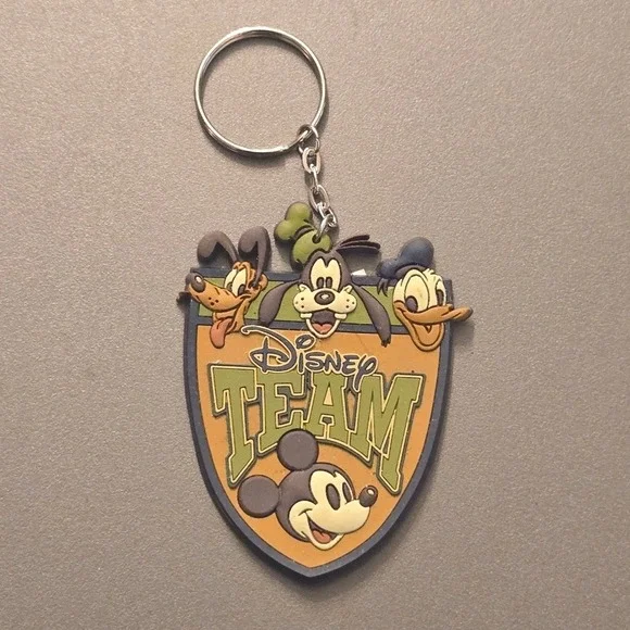 Vtg Walt Disney World Cast Exclusive Disney Team Rubber Keychain Mickey Goofy