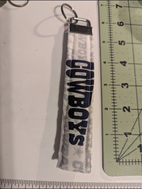 Dallas Cowboys Wrist Key Fob in White and Navy