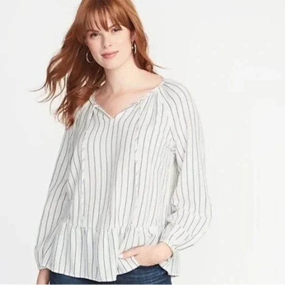 Old Navy White Crepe Peplum Hem Swing Blouse Puff Sleeves XXL
