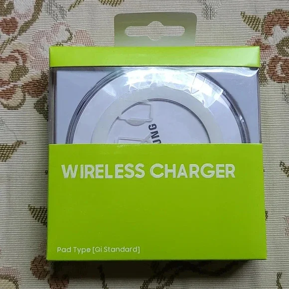 White Samsung Wireless Charger