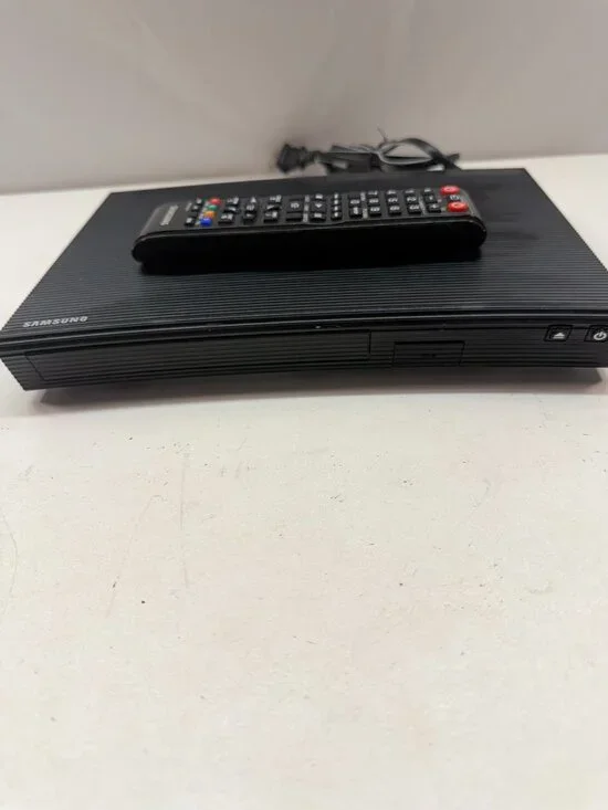 Samsung BD-JM51 Blu-ray Disc / DVD Player Media Streaming w/ Remote HDMI Tested