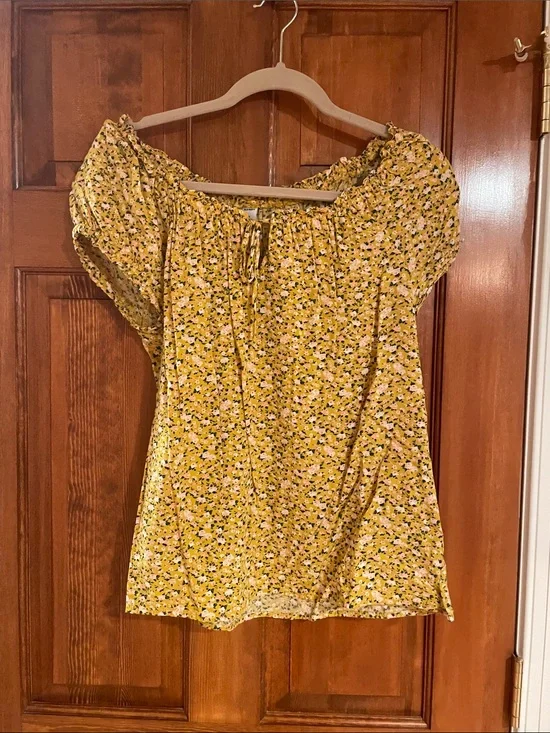 Old Navy Yellow Floral Off-Shoulder Peasant Top
