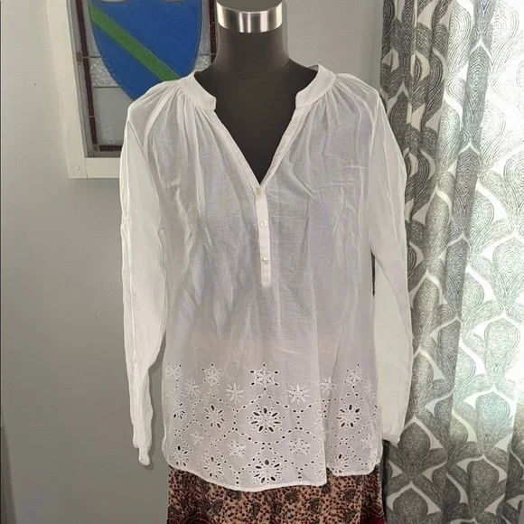 Lilly Pulitzer 100% cotton Eyelet Blouse