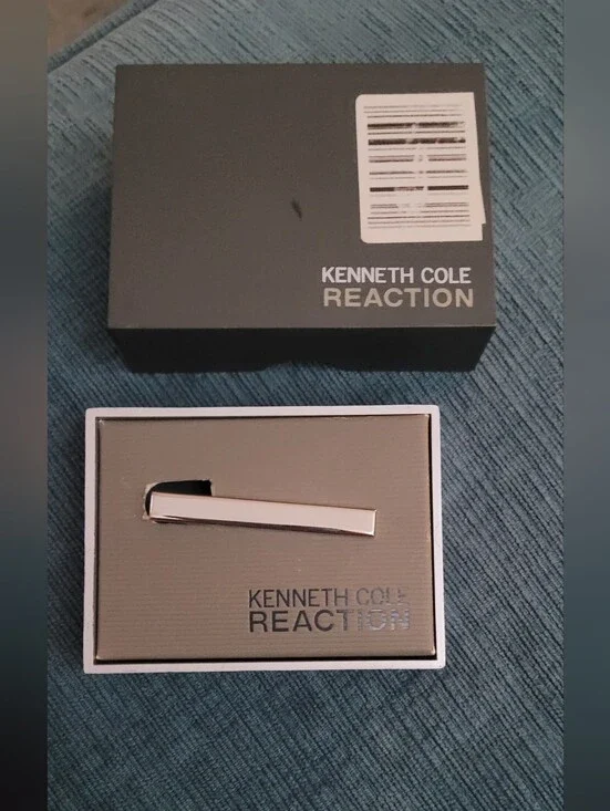 Kenneth Cole Reaction Silver Tie Bar with Polished Finish