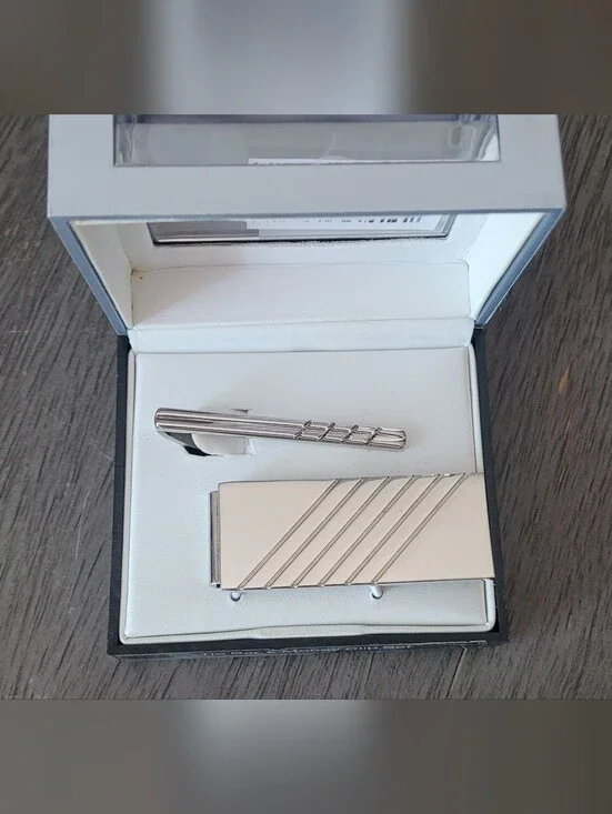 Geoffrey Beene Silver Diagonal Stripe Money Clip & Tie Clip Set