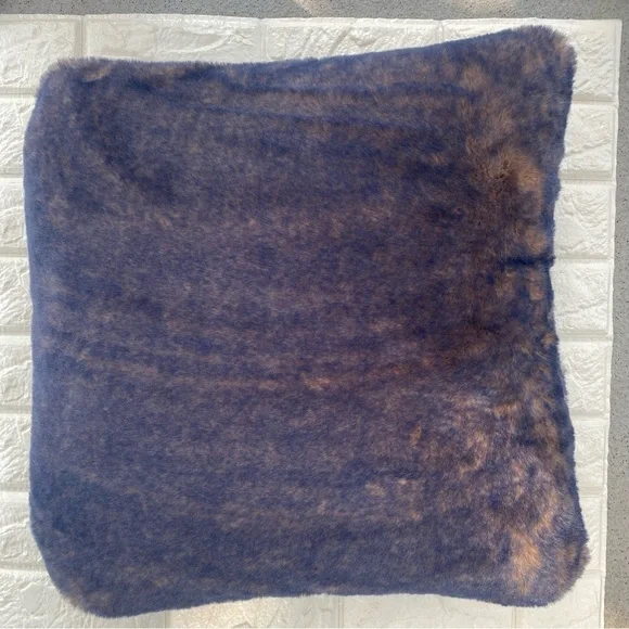 Aleksi Faux Fur Fuzzy Modern Chic Boho Pillow