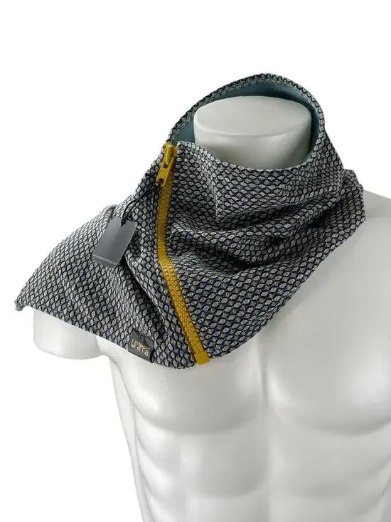 NEW Wrapped Mens Gray Textured Knit Zip Up Neckroll Triangle Wrap Scarf One Size