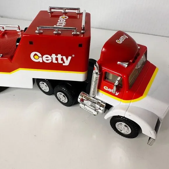1995 Limited Edition Getty Toy Race Car Carrier Missing Car‎