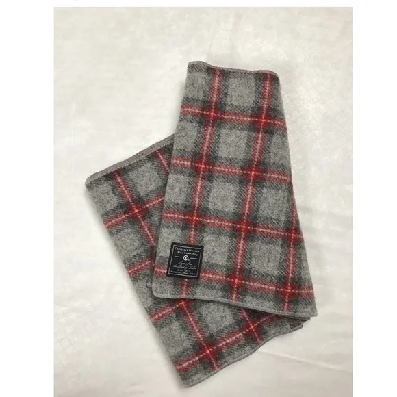 Faribault Woolen Mill Co Grey Red Plaid Wool Scarf Made in USA Heritage Winter‎