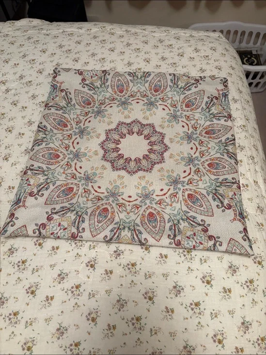 🌠 Medallion Pillow Cover 🌀