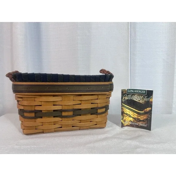 Longaberger Collectors Club 1997 Renewal Basket With Fabric and Clear Liners