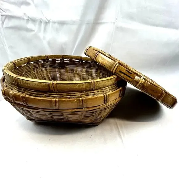 SKU2455 Vintage Bamboo and Rattan Woven Basket with Fitted Lid 10x5